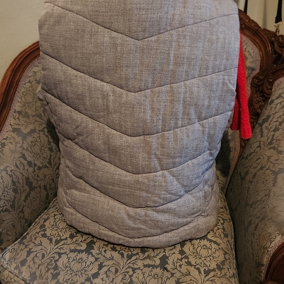 GAP Gray Quilted Vest - Picture 3 of 8